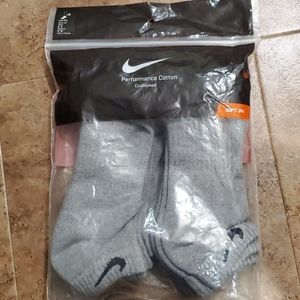 Men's low cut socks.